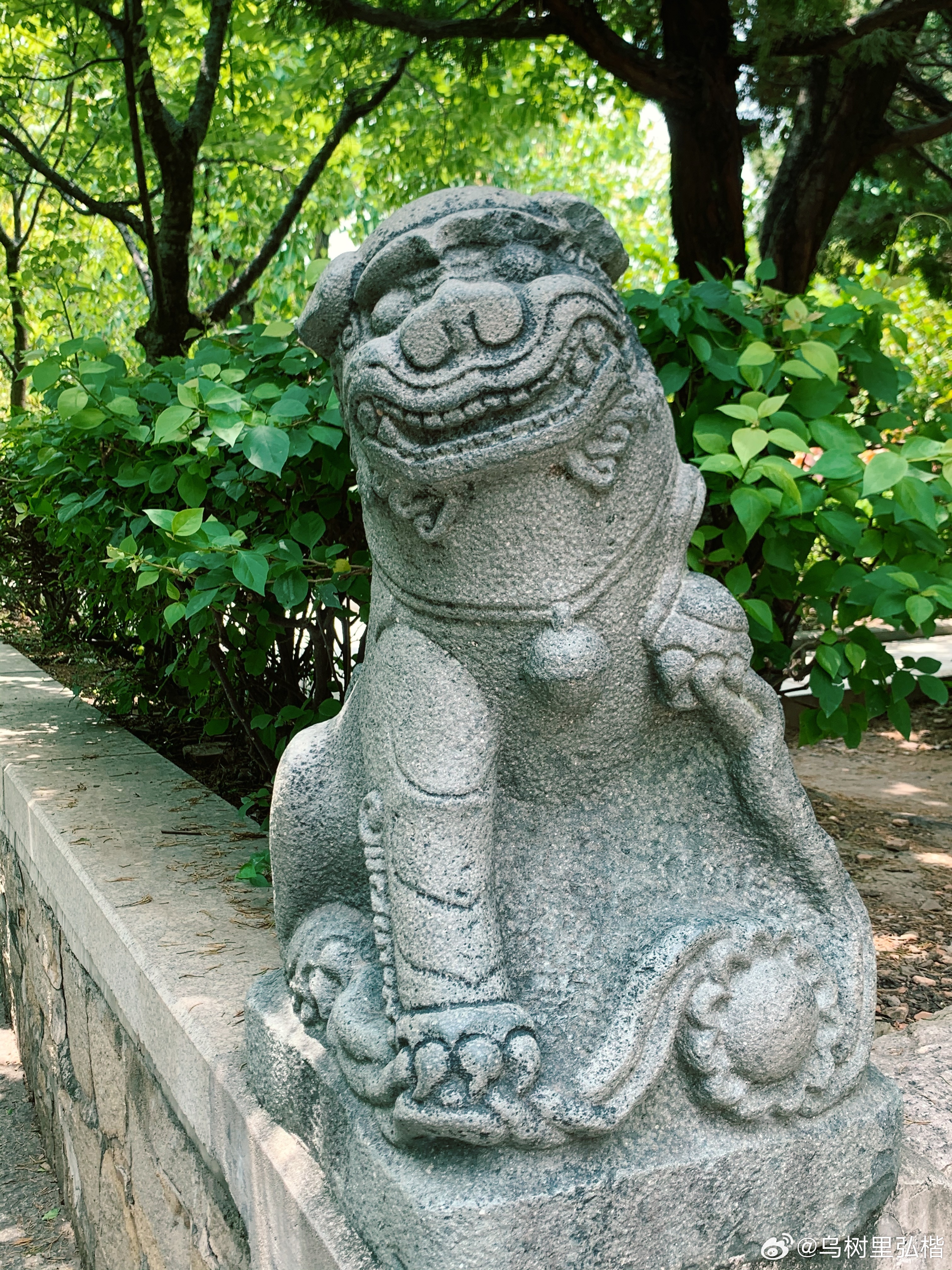 请别一天对着我叽叽喳喳的，你要知道我在重孝压身，披麻戴孝守孝之中，三年之内很多事