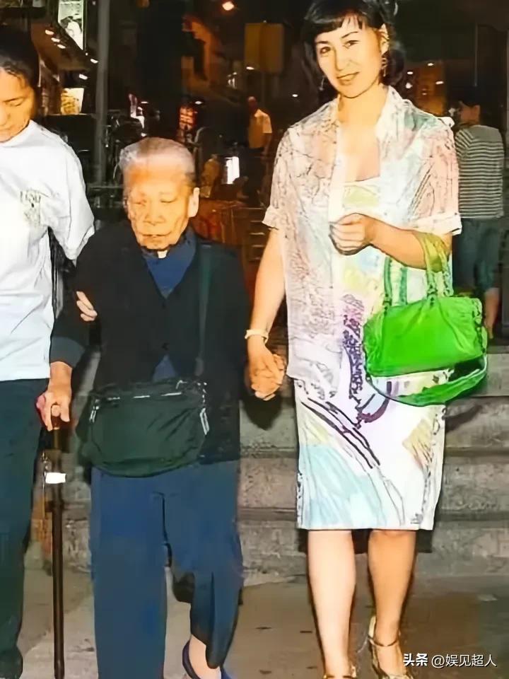 何超琼身价42亿美金，坐拥10个保镖，4个保姆，但对待身边人真不是一般的大方！ 