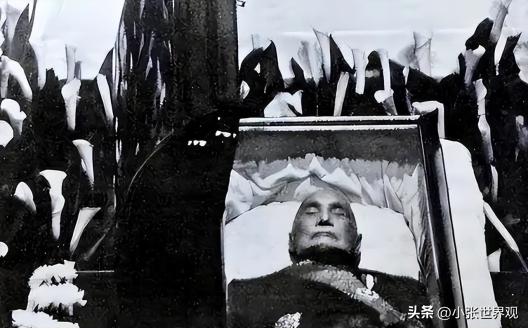 1975年蒋介石病逝，家属坚持保全遗体完整，放弃了永久防腐。守灵三年的贴身副官翁