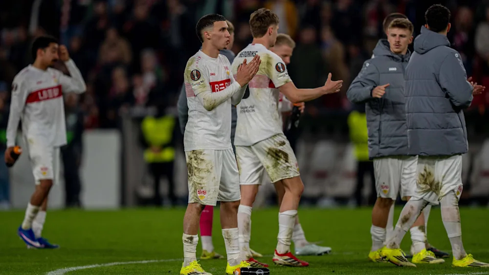 别笑话英超了，德甲球队在本轮欧战仅有拜仁取得胜利…虽然拜仁6-1大胜亚特兰大，但