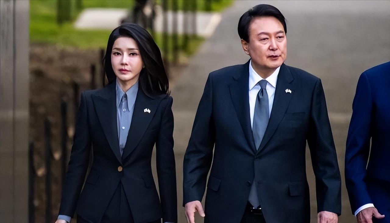 不出意外，果然被猜中了！李在明可能是韩国历史上最厉害的总统之一，因为他亲手让前总
