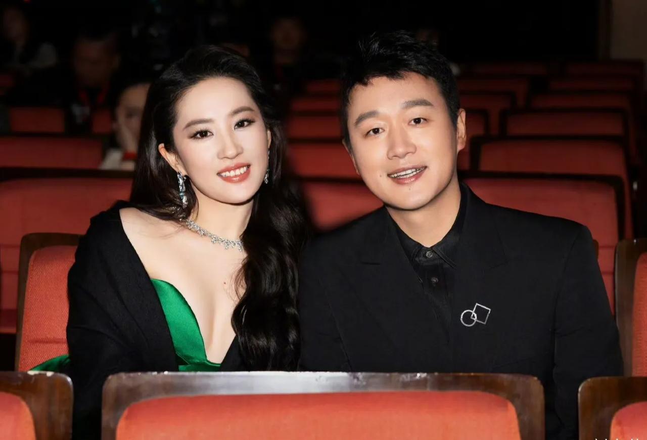 感觉佟大为主演的电视剧和各个美女搭档演夫妻都毫无违和感！不得不承认，他虽然不是很