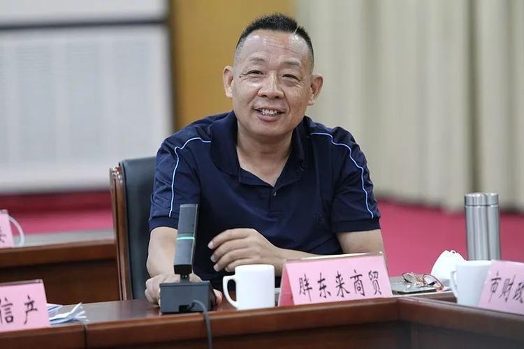 2026年8月14日，胖东来发布郑州店招聘补充公告，计划招聘100名退伍边防军人