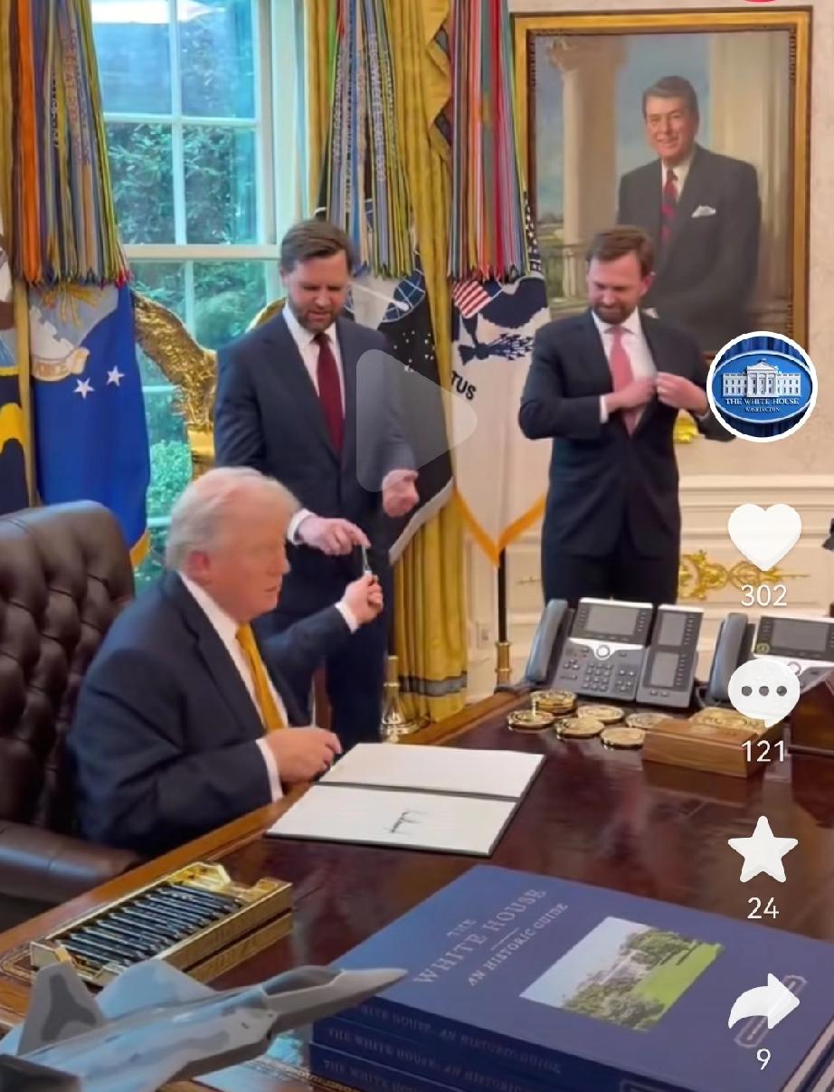 总统在文件签完字后，也送了一支笔给副总统，笔还掉地上了，副总统自己捡起来的 。