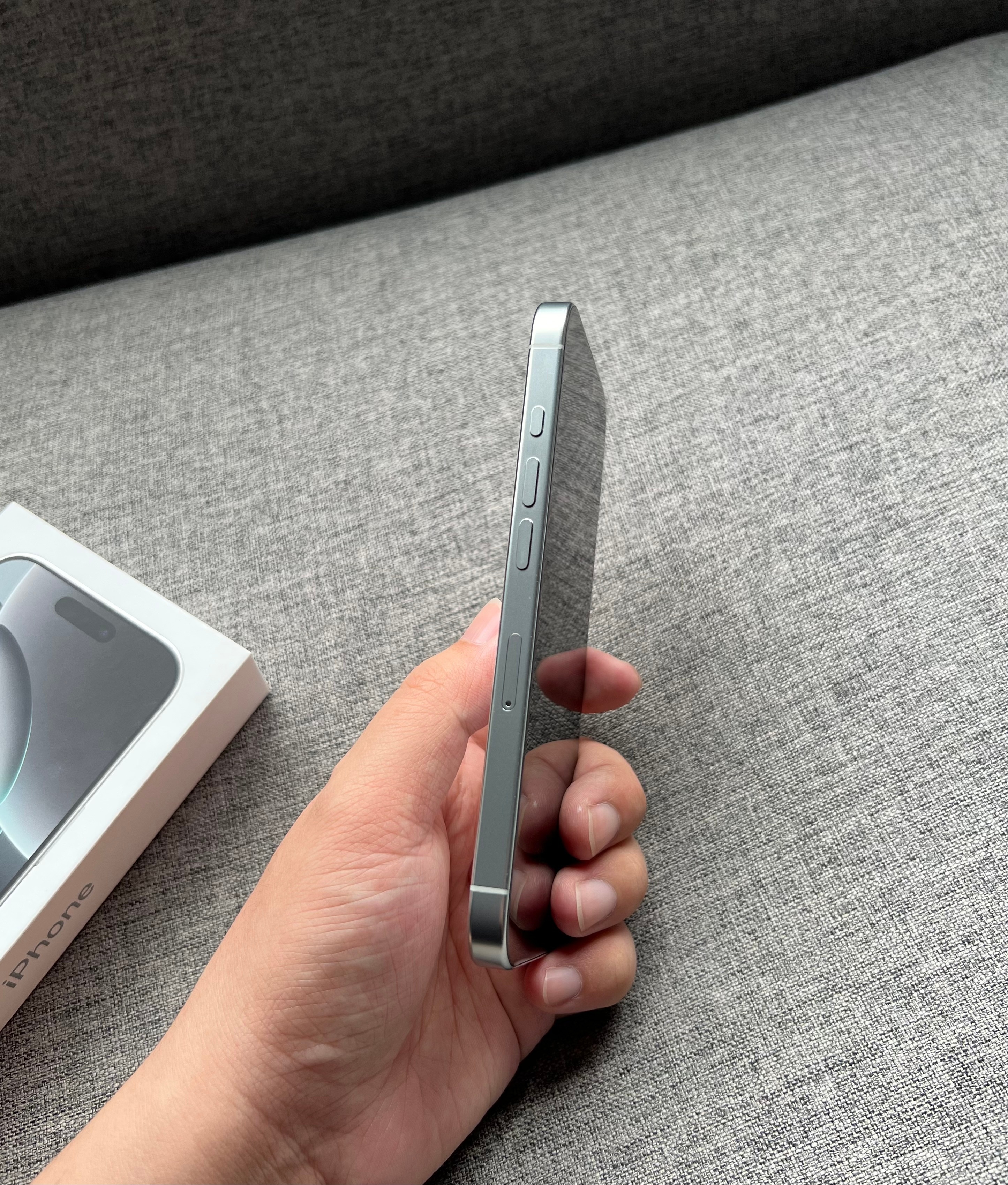 iPhone16 Pro 256G 白色，屏幕完美，中框小划痕，🔋效率92，盒