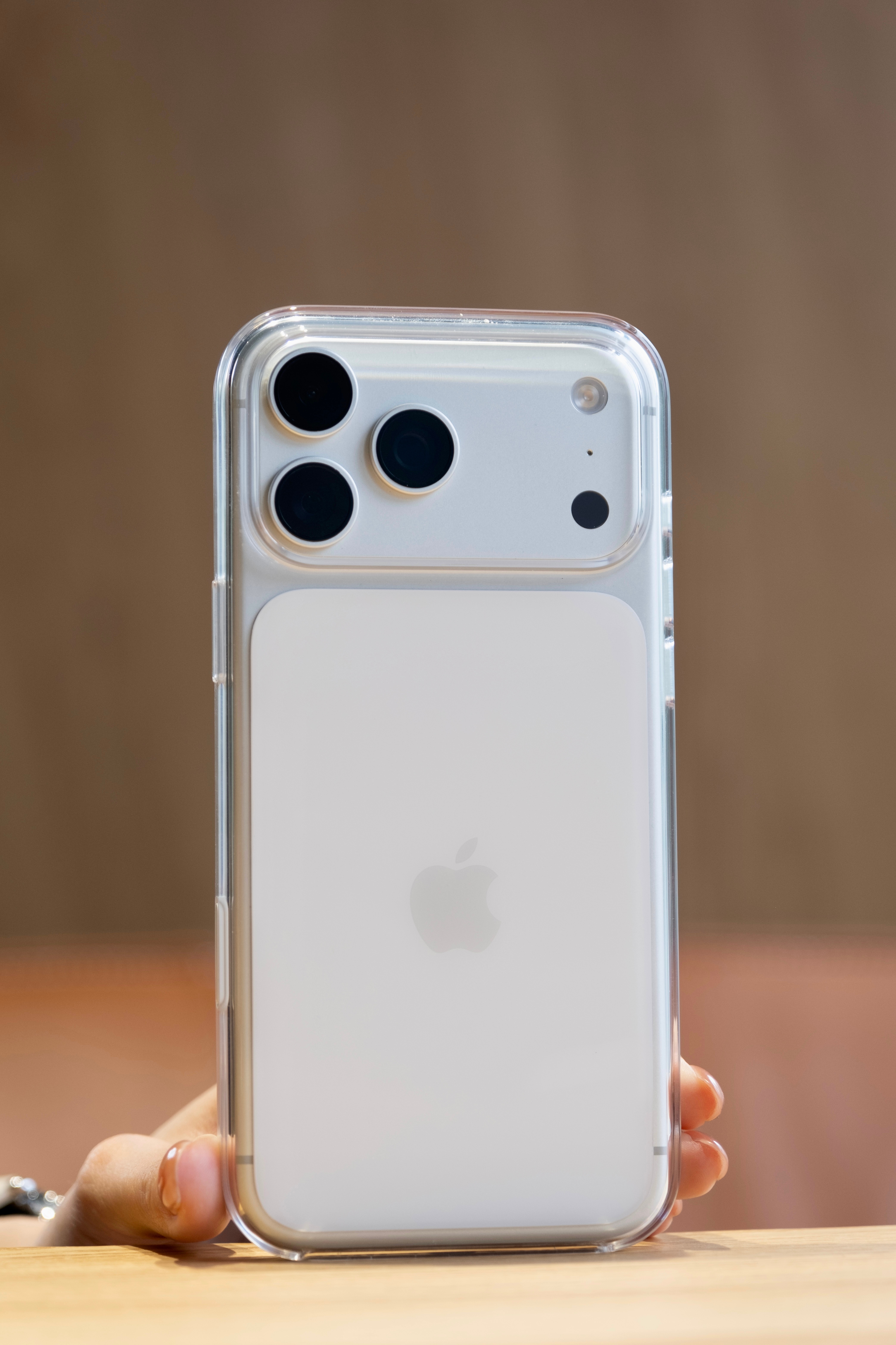 今年苹果价格都没优惠就已经卖爆了，有人知道这是为啥吗？ ​​​