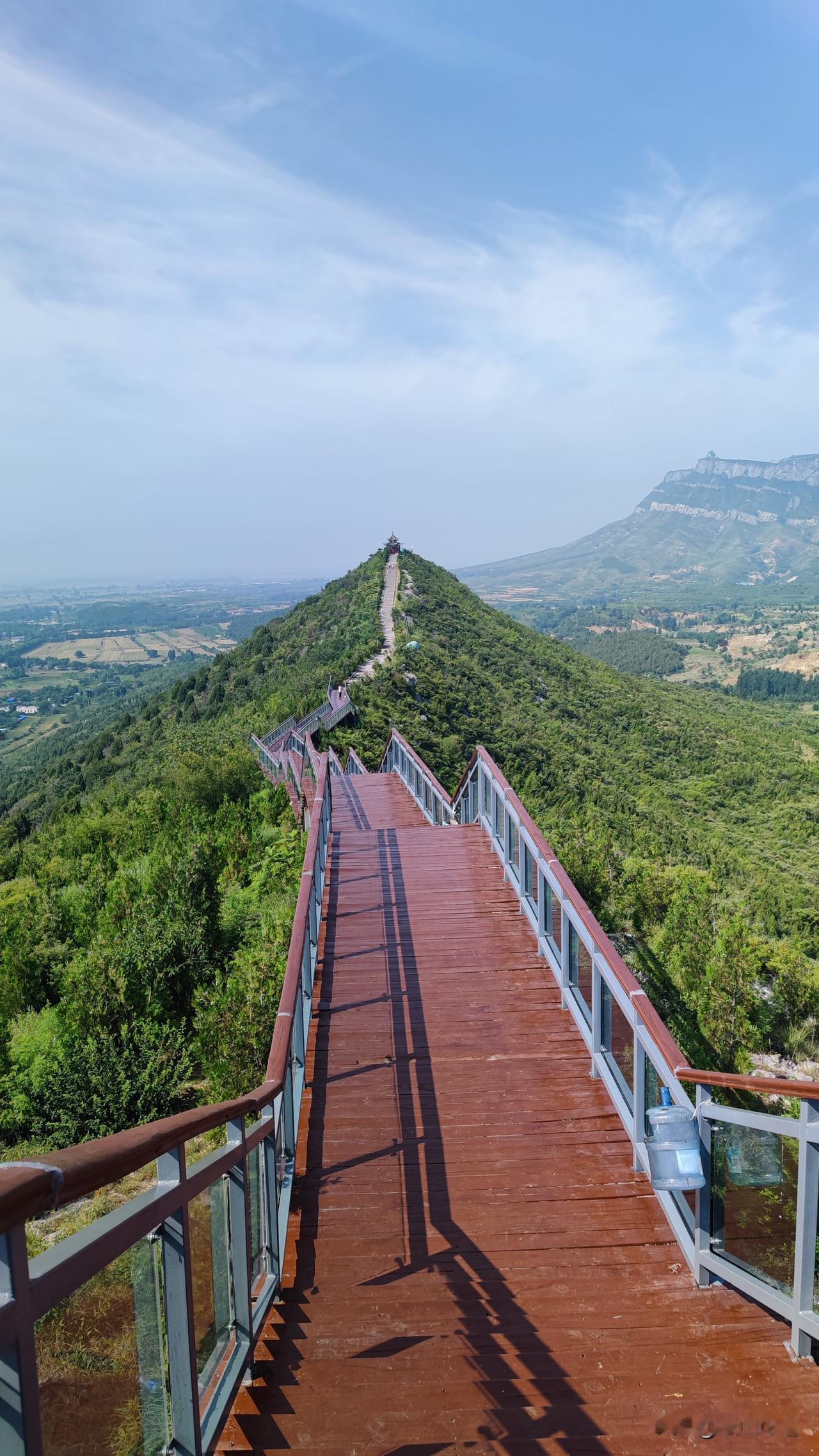 端午节假期，到了太行山东边的鹤壁市淇县转了转。本来想到太行山深处去看一看。由于天