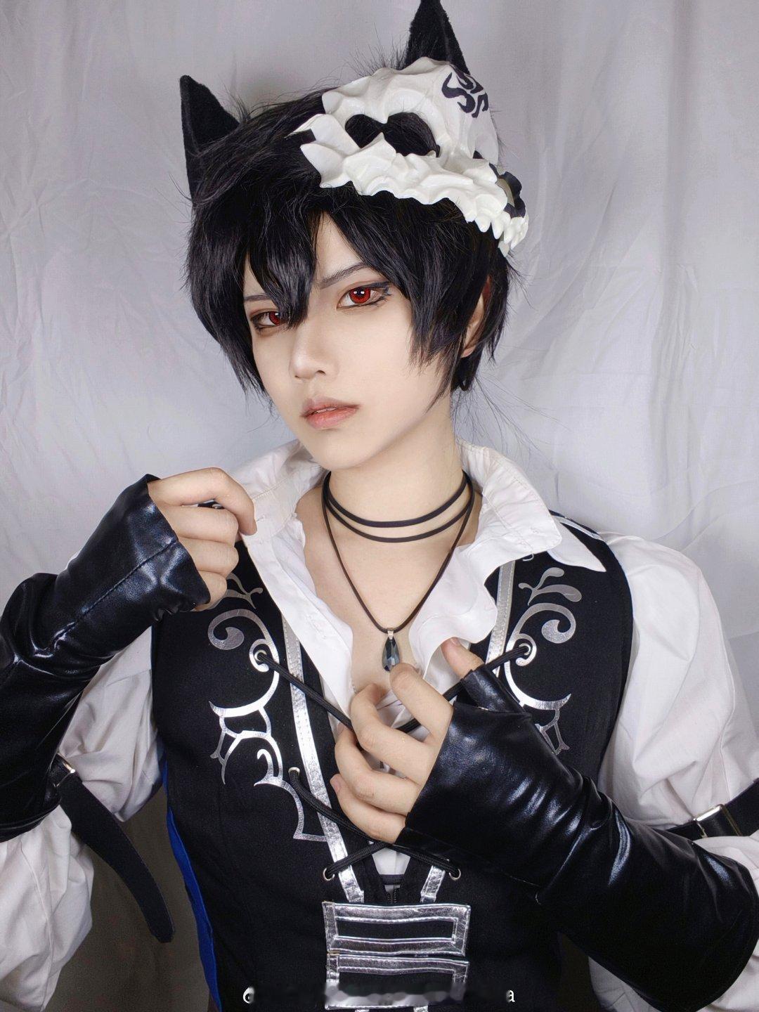 #艾因[超话]# COS｜夜之灵 艾因出镜:陈姜Zahra（我）“送给你，这是夜