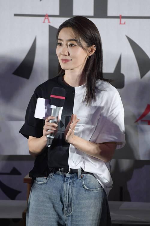 4月18日，第十六届北影节评委见面会上，张小斐直言：好演员的基础一定是"真"。她