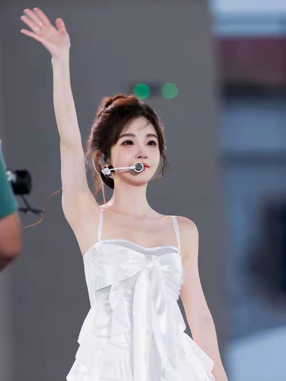 "别拿孩子当婚姻的借口！"冯提莫支持父母离婚，一番话让全网沉默！"为了孩子，我们