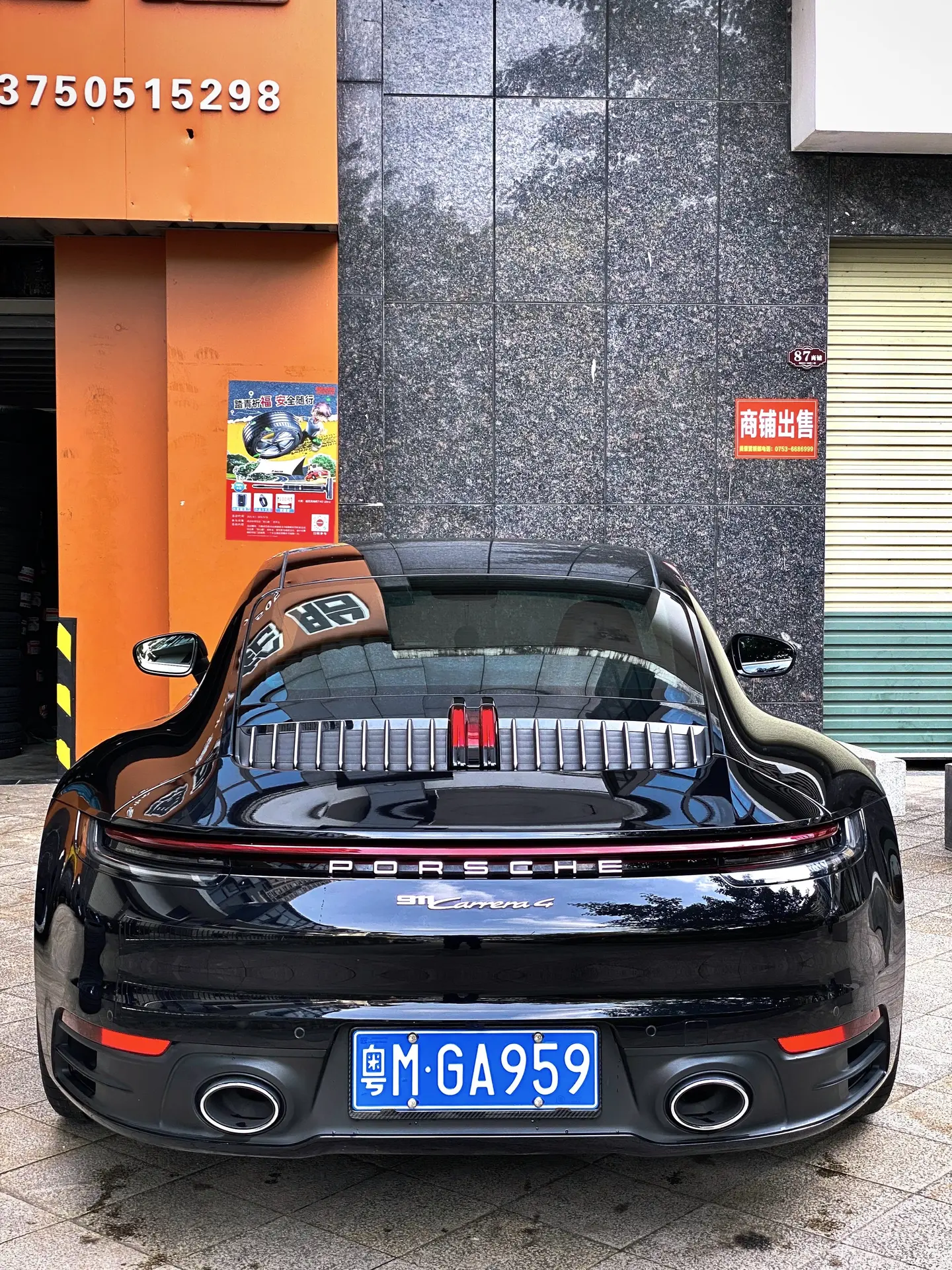 有些车 它只是停在那里 就已经很美