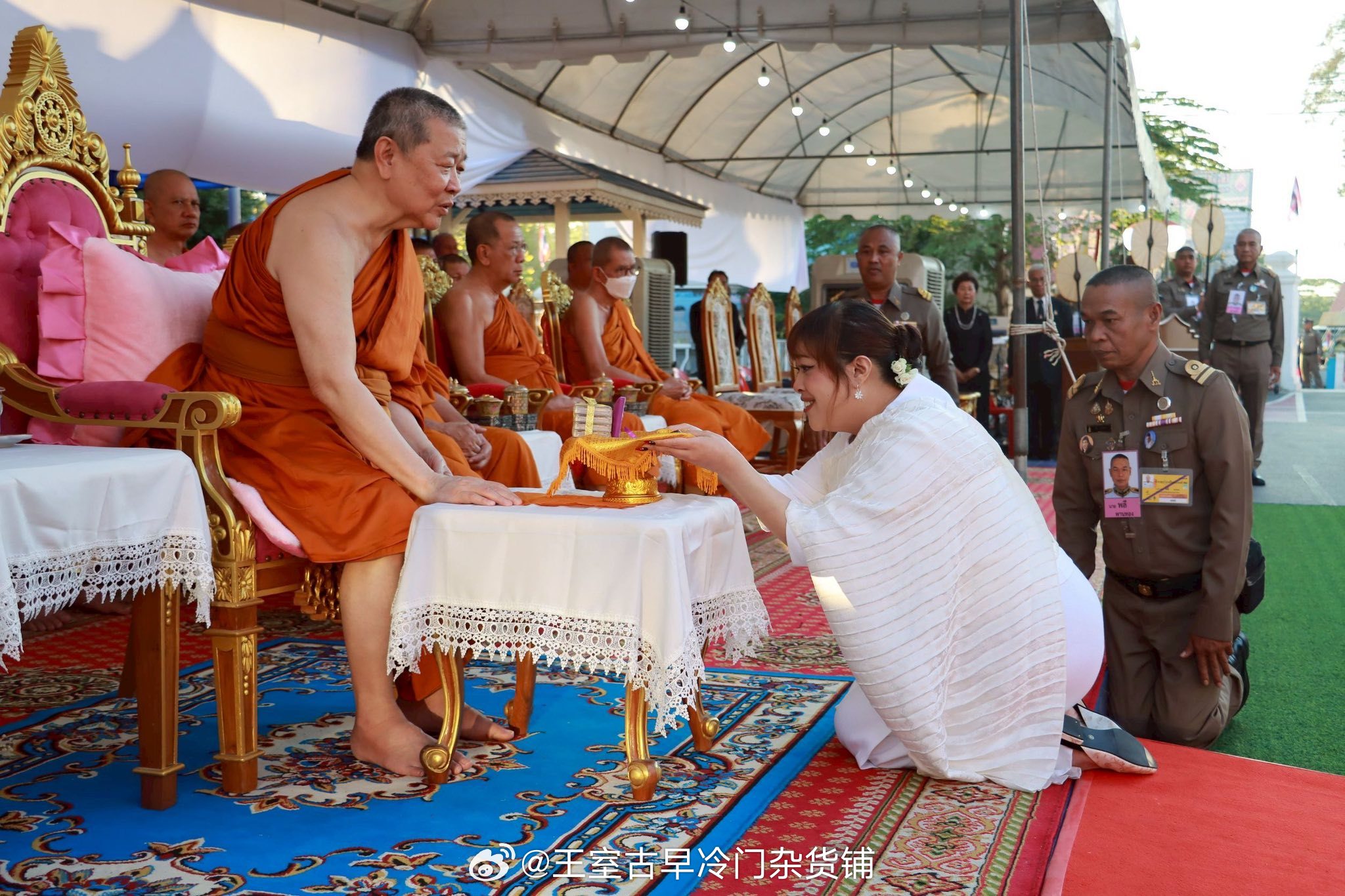 王室王室泰国王室诗丽帕 2026年2月28日，诗丽帕在大城府参加一位高僧的葬礼，