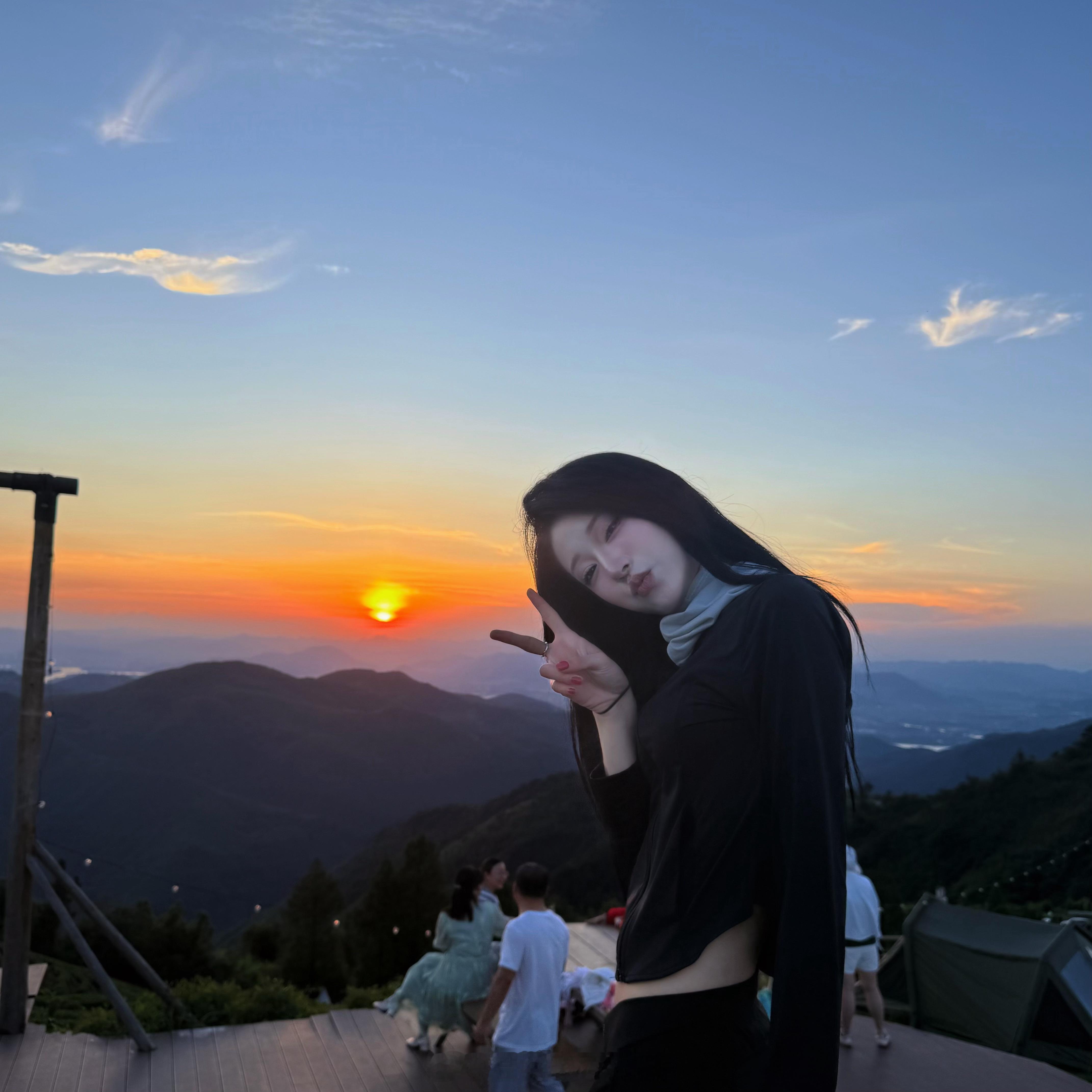 山顶的日落🌄 ​​​