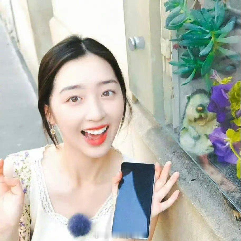 大家感觉邓恩熙到底像蒋梦婕还是虞书欣？ 