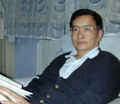 1969年，37岁梁从诫被下放江西劳动，妻子周如枚立刻提离婚，还给儿子改名换姓，