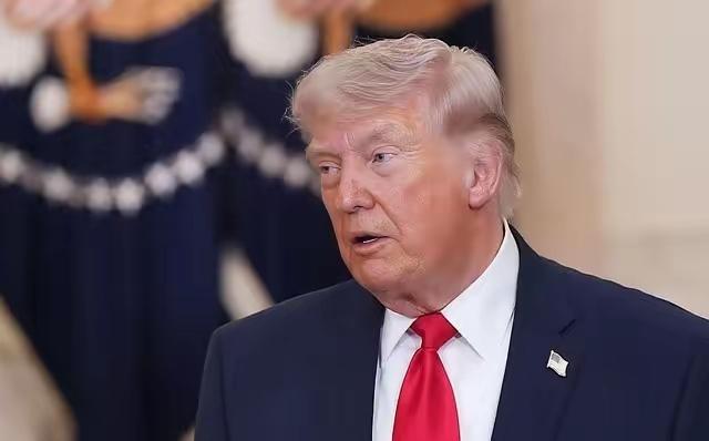 特朗普这次玩大了，美国电网进入紧急状态，中国的变压器一个都不许买，美方这是要把自