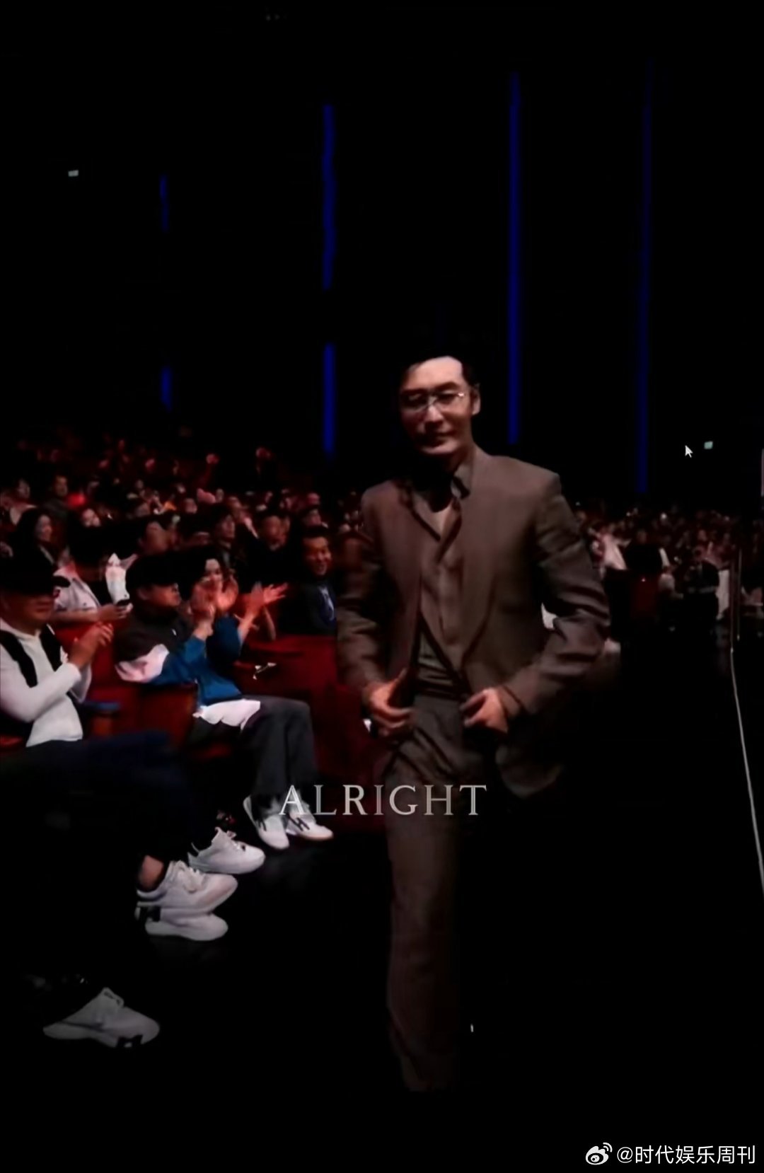 阅文盛典星光璀璨！黄晓明万茜澳门同台，梦回 《潜行者》默契。黄晓明万茜澳门风云阅