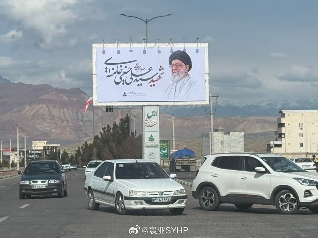 今天，CNN德国籍记者普莱特根从陆路边境进入伊朗，准备未来在伊朗采访报道。 