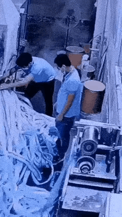 有些事故就是不小心造成的，千万保护好自己啊！