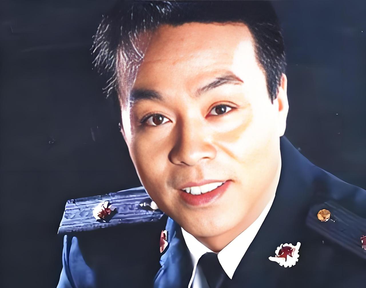 著名资深影视演员、海政电视艺术中心一级演员，1956年出生于河北秦皇岛，祖籍天津