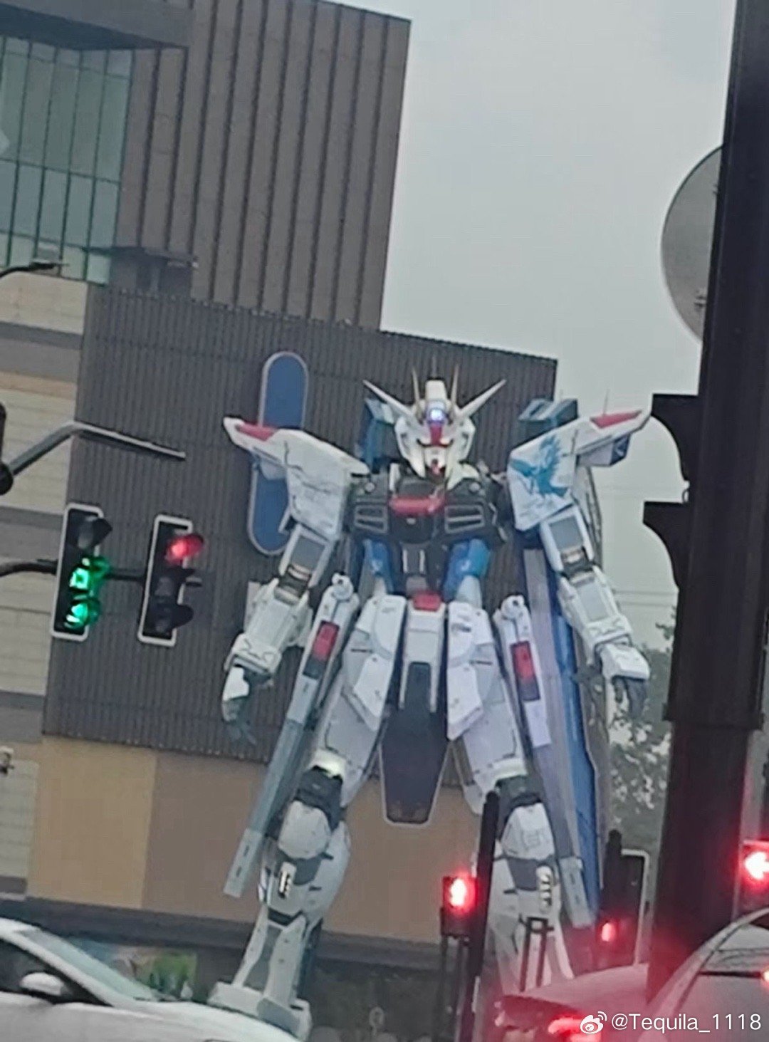 又下雨了。 