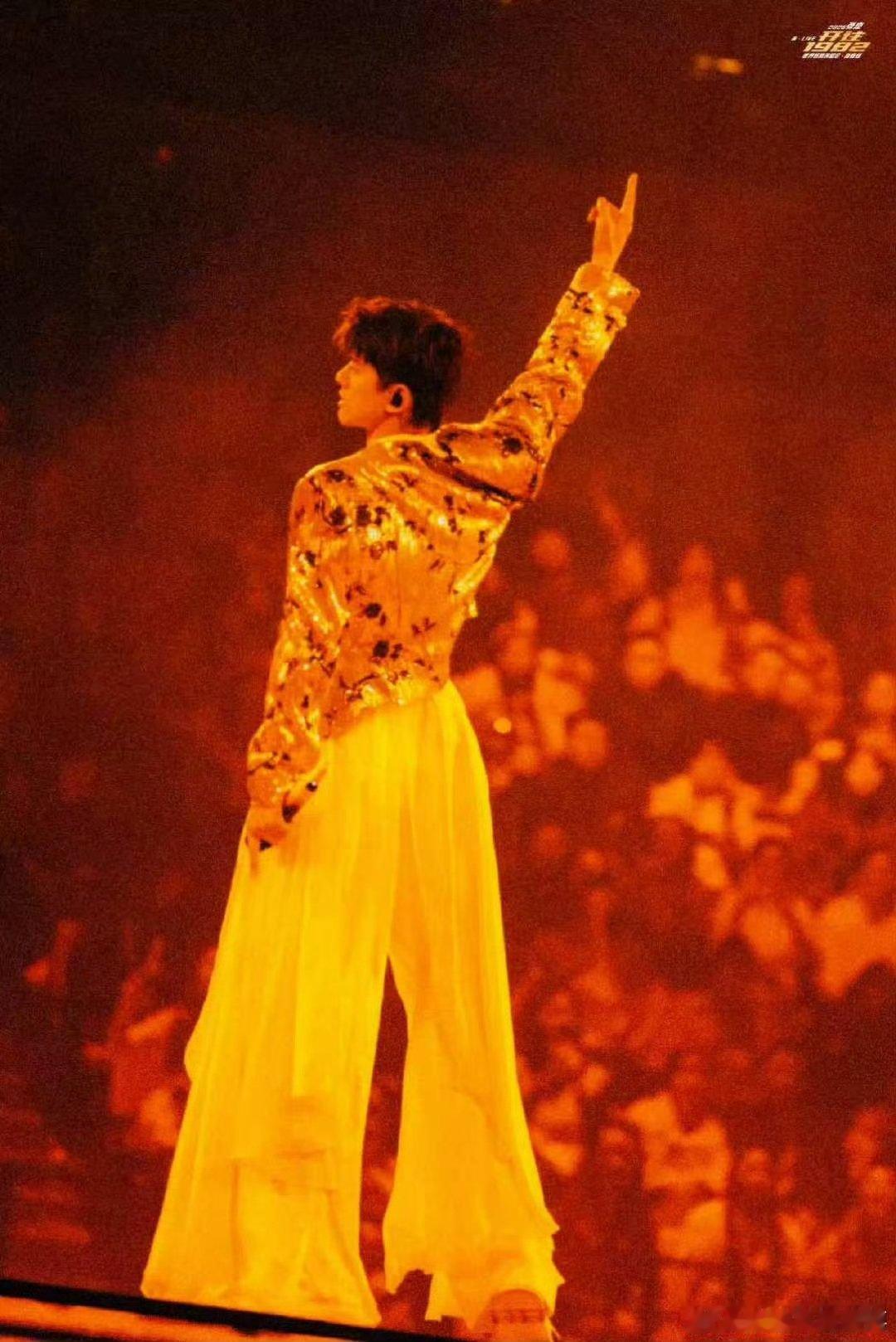 张杰红尘录梦回沉香如屑 张杰未LIVE巡回演唱会 张杰新春演唱会唱《红尘录》，开