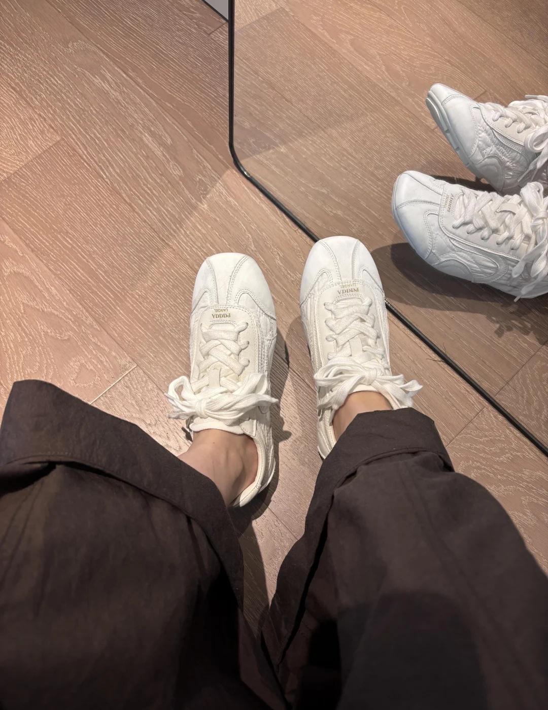 同样是普拉达得训鞋差别怎么那么大？
穿去小韩暴走2w步的3.5cm德训鞋！ 普拉