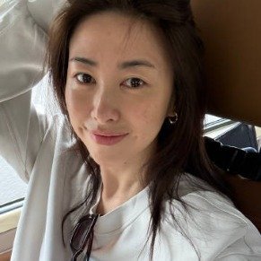朱珠带了整整四个月妆朱珠这素颜状态也太抗打了吧，果然大美女不需要任何修饰，美晕了