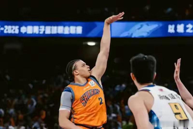 讲个大实话。大家千万别不爱听。中国男篮走到今天最大的责任在CBA联赛的外援制度！