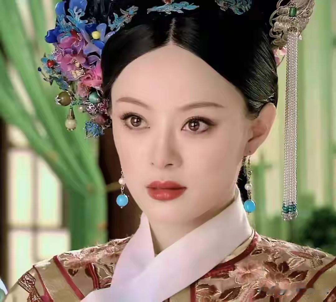 甄嬛心脉受损，步步实录：

刚开始椒房恩宠，甄嬛的眼睛里都是灵光，对皇帝是满心满