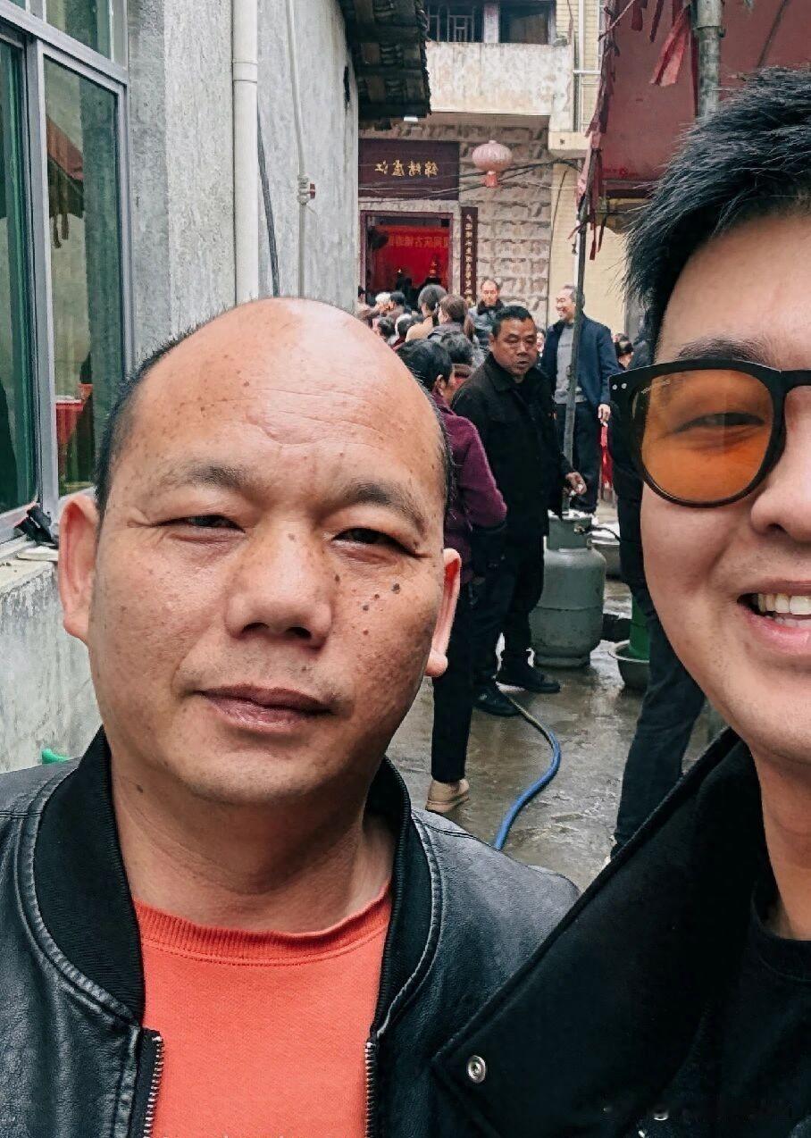 “太暖了！”安徽滁州，男子兼职网约车司机，突然接到一近800公里的大单，送一大哥