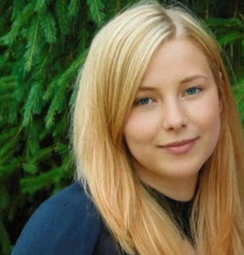 在曼彻斯特奥特林厄姆，平静的布里奇沃特运河近日被一场悲剧打破。29岁的亚娜·巴瓦