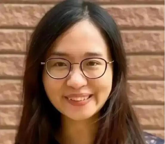[微风]乱港分子何依琼，决定从香港移居至英国。然而，仅在抵达英国之后仅过了半年，