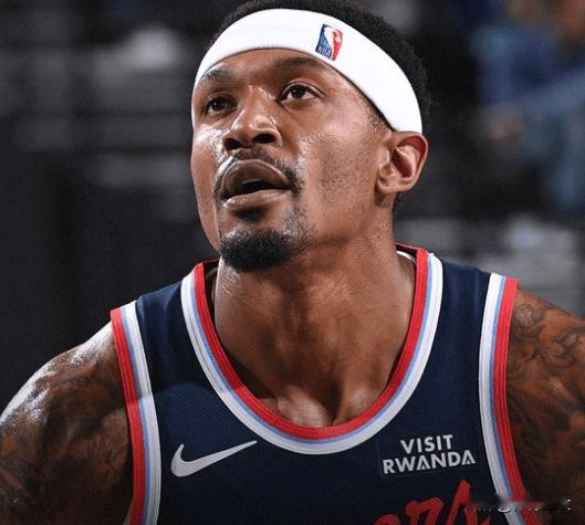 快船哭晕了！这是屋漏偏逢连夜雨啊！11月13日，ESPN名记Shams报道，快船