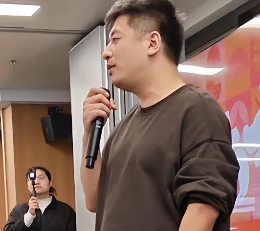 张雪峰走了，留下一个扎心问题：到底该先享受还是先拼命？

那个反复说着“读书的苦