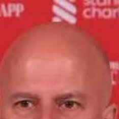 英超第33轮迎来默西塞德德比，利物浦将客场对阵埃弗顿，赛前，红军主帅斯洛特出席新