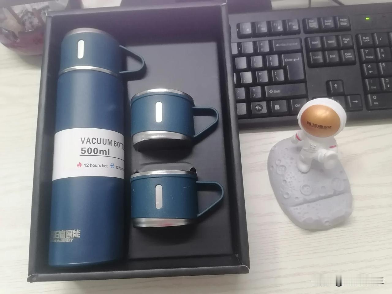 端午节收到的礼物，
你能猜出送礼物的人和我是什么关系吗？
这个手机支架太有个性了