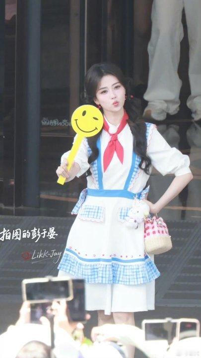 白鹿双马尾小厨娘造型 白鹿小厨娘造型白鹿双马尾小厨娘造型 