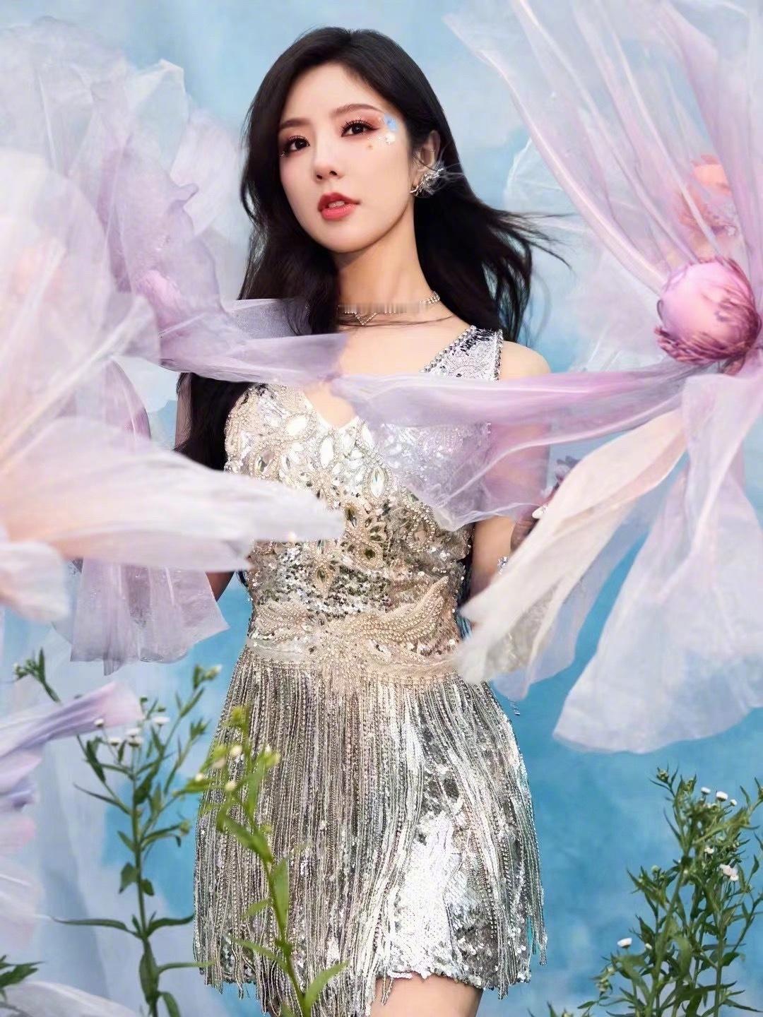 赵奕欢看完今年浪姐的感受 赵奕欢点评太中肯了，不否定节目组的用心，也不回避实力短