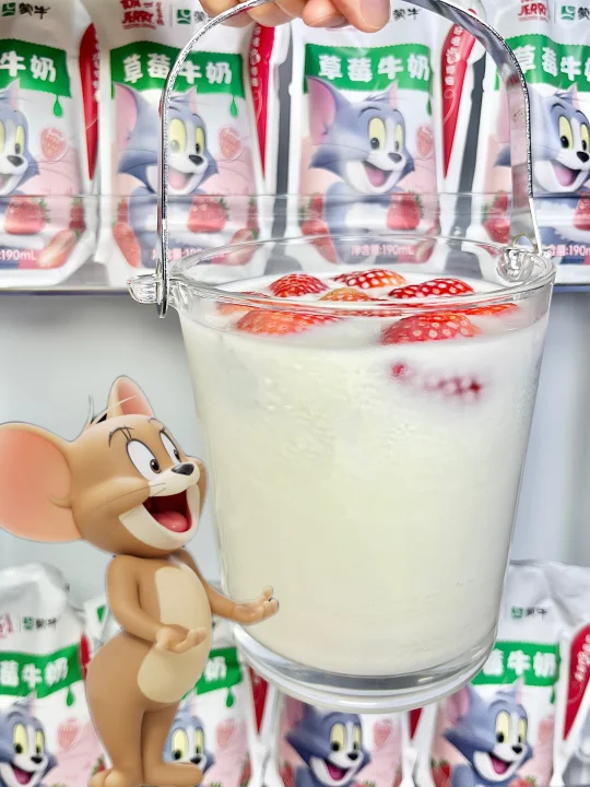 哇，Tom和Jerry居然不打架了，转行卖牛奶啦？