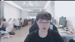 建议呼吸哥以后直播开启美颜[阴险]#游戏233# #游戏新星媒体扶持计划# ​​