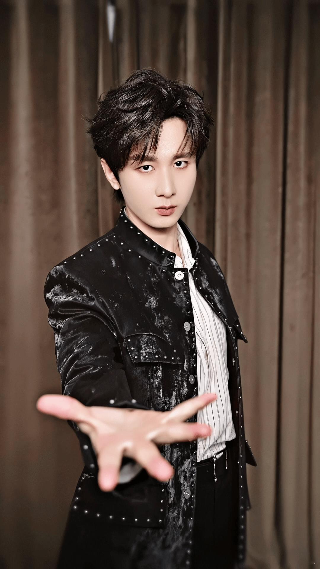 永远看不够成毅舞剑🗡️剑随身动，自带侠者风范！   | 