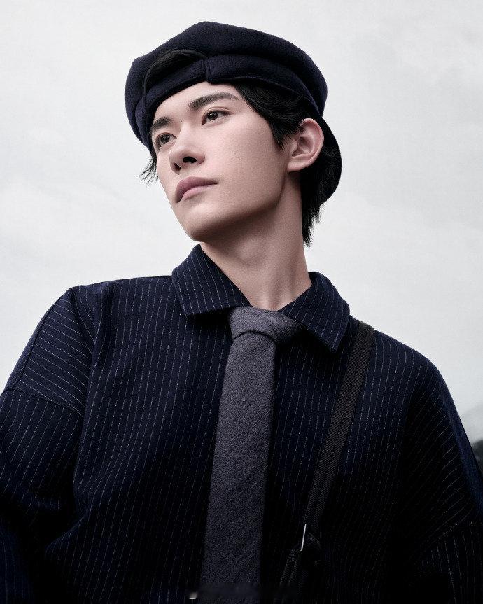 易烊千玺Emporio Armani 2024秋冬系列广告大片全球代言人的帅气出