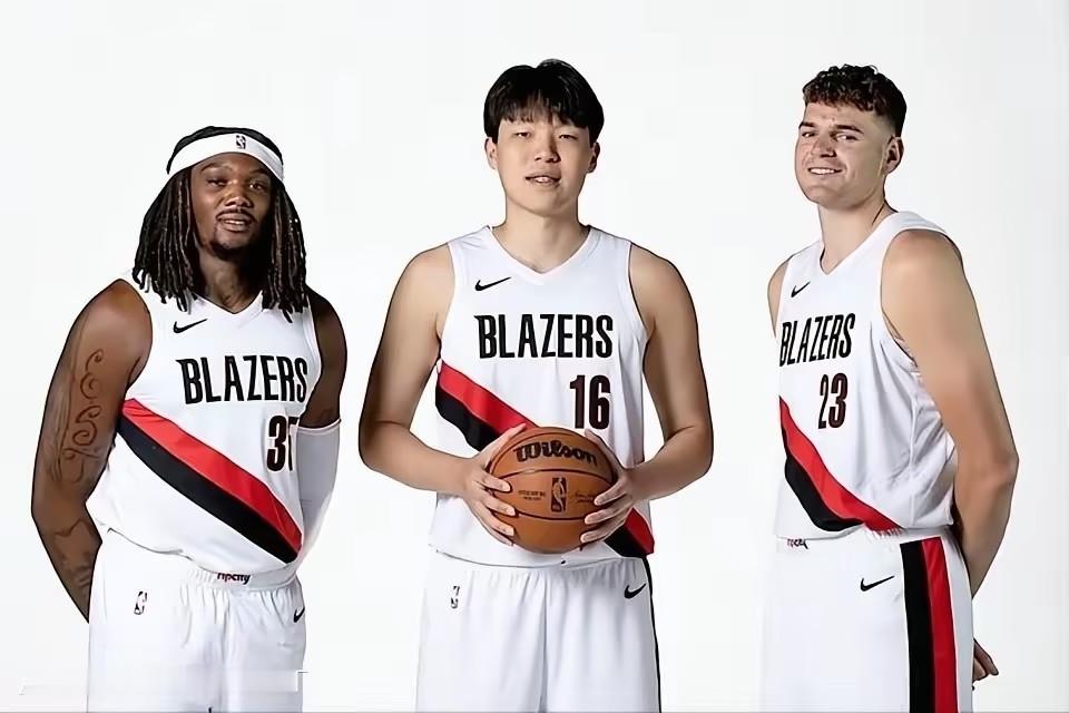 开拓者3位中锋球员合同期限：1、罗威——合同已经到期2、克林根——还有2年170