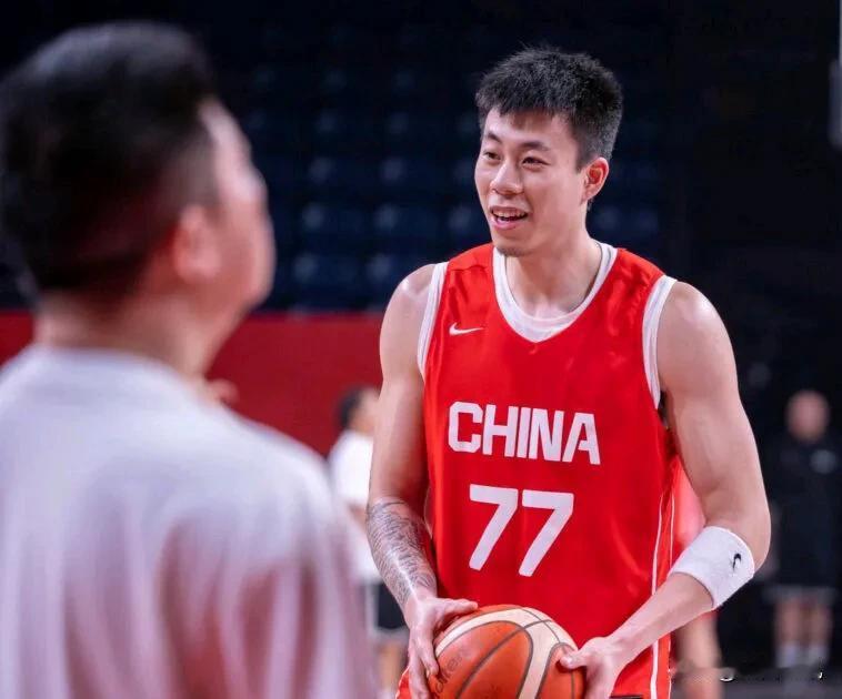 张镇麟！今夜数据惨淡不堪为零！
在中国男篮需要外线得分的时候，张镇麟投篮打铁！在