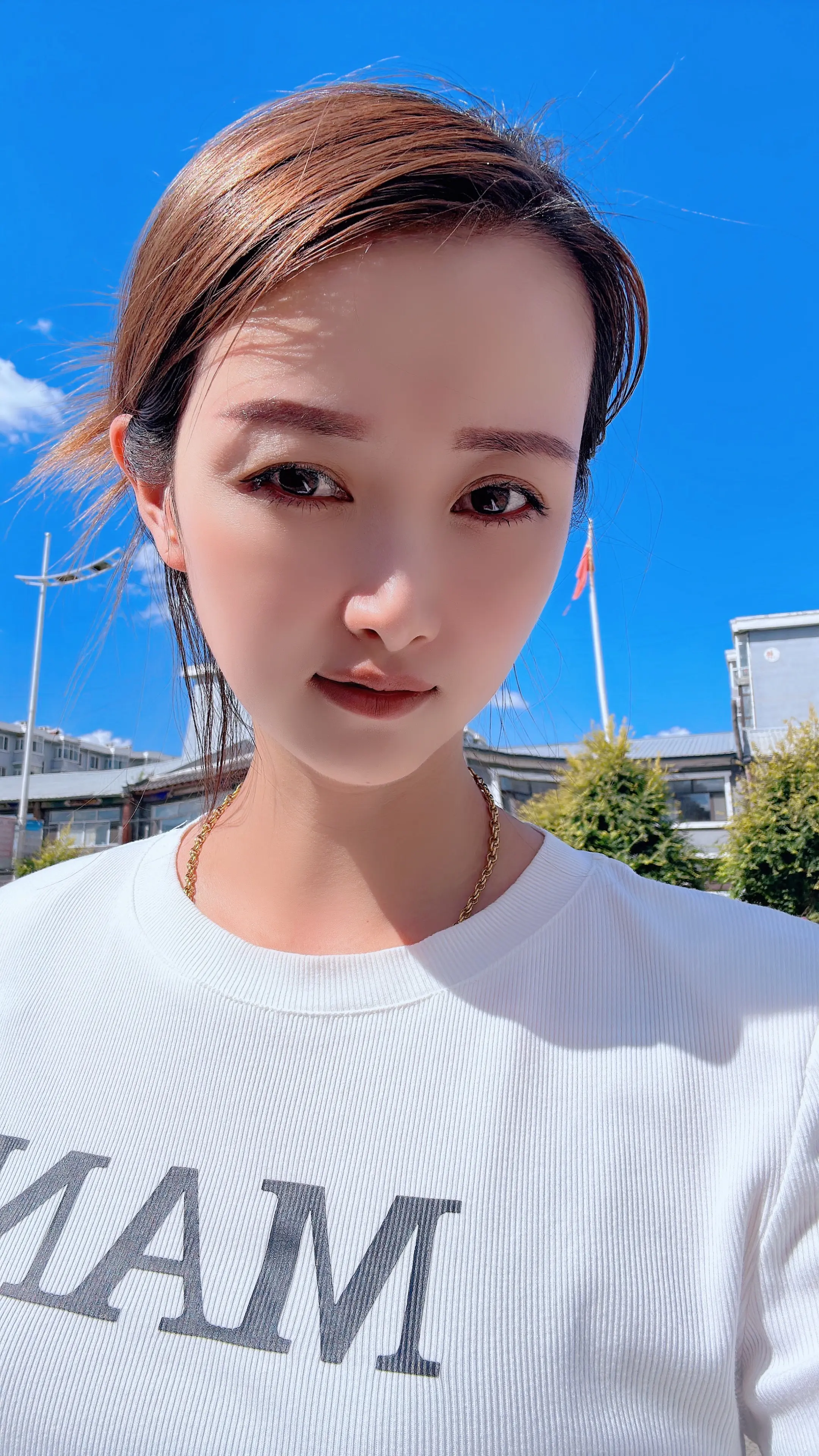 如果真心在意你的人 一定会在意你的一举一动