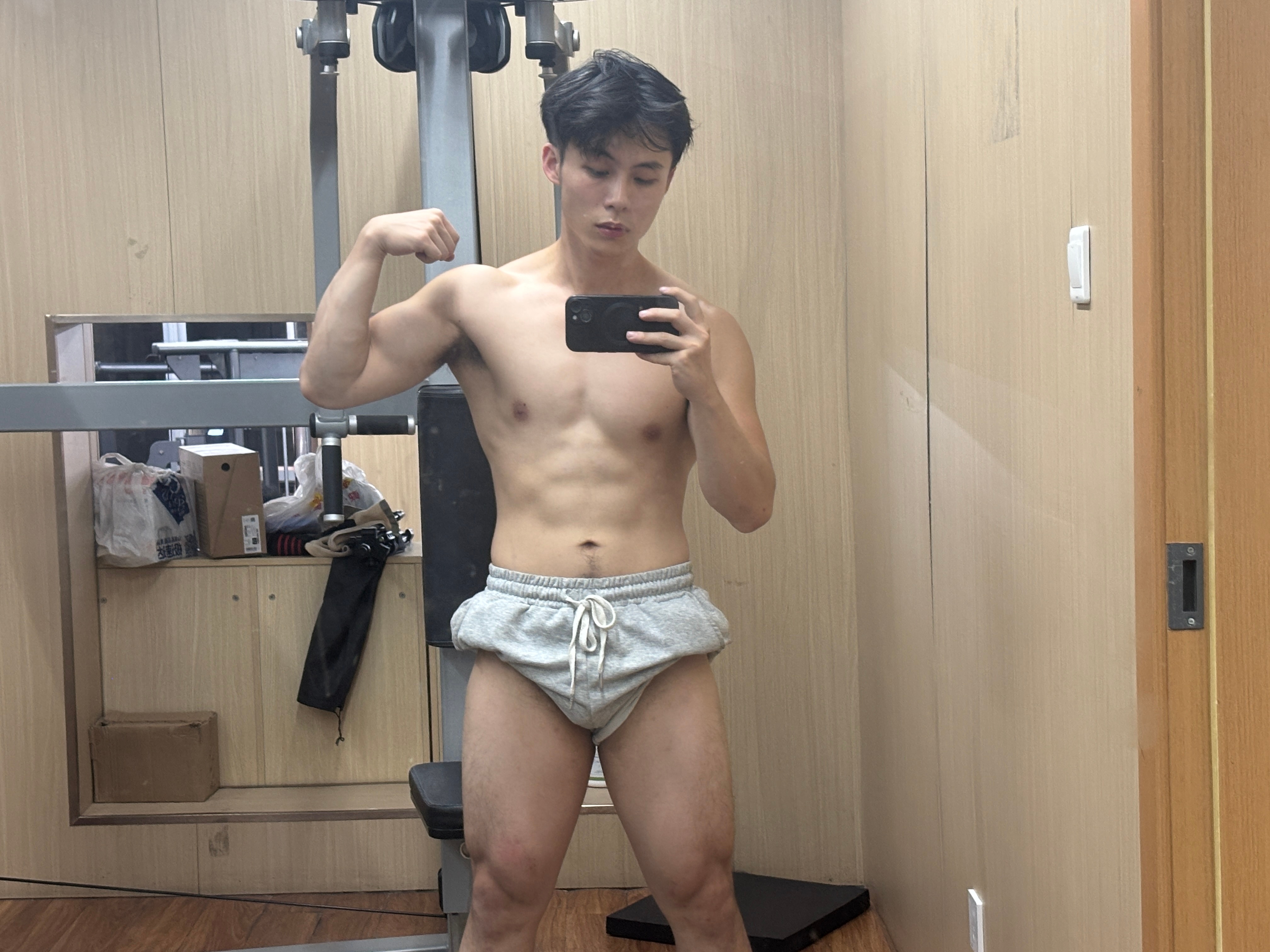腿日 