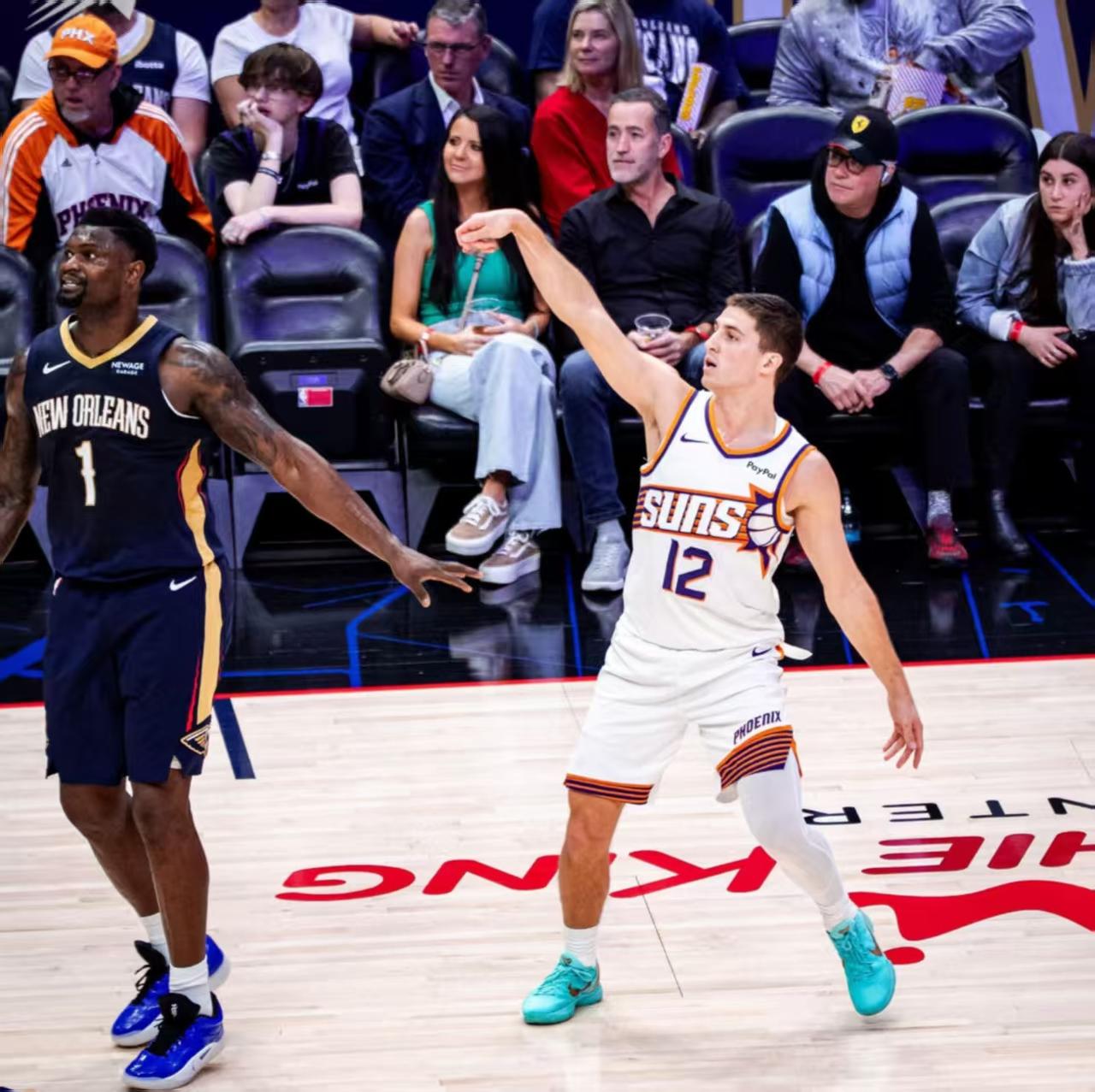 太阳再胜鹈鹕，除了布克，队友打得真好。
两天两战太阳双杀鹈鹕，比赛平平无奇，精彩