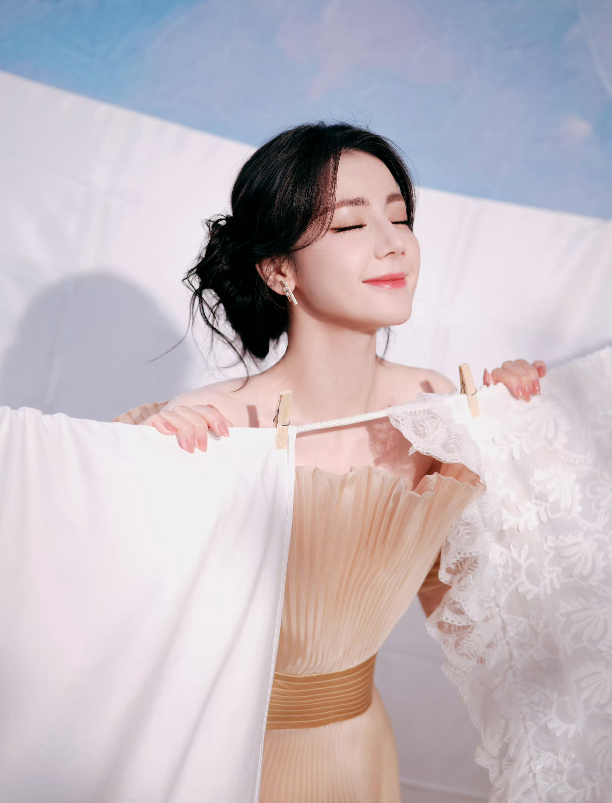 迪丽热巴 × 立白品牌直播活动造型造型大片in Alexis Mabille 2