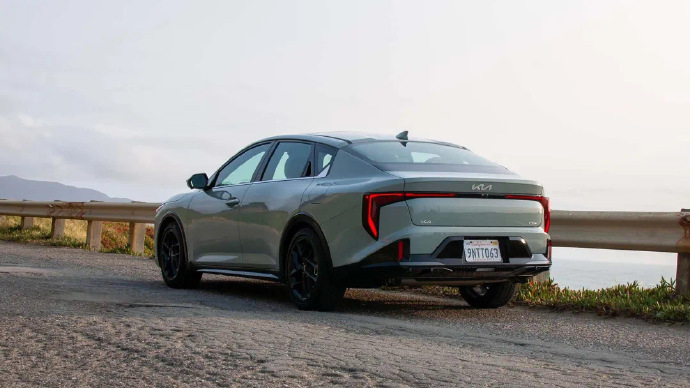 2025款起亚K4 GT-Line Turbo！ 搭配1.6升涡轮增压四缸发动机